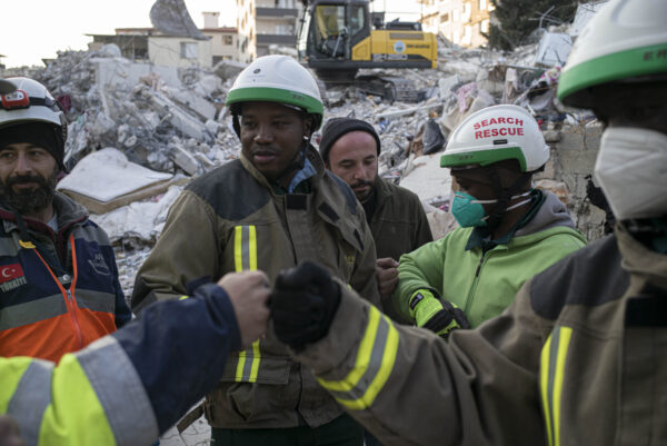 South African USAR Team search for Survivors of the earthquake with Turkish rescue workers.